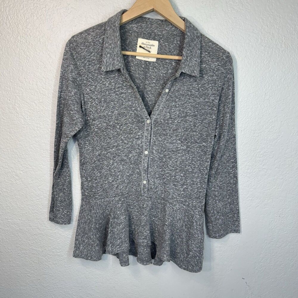 Abercrombie Fitch Top VTG 2000s Gray Henley 3/4 Sleeve Peplum Moose Logo Size L